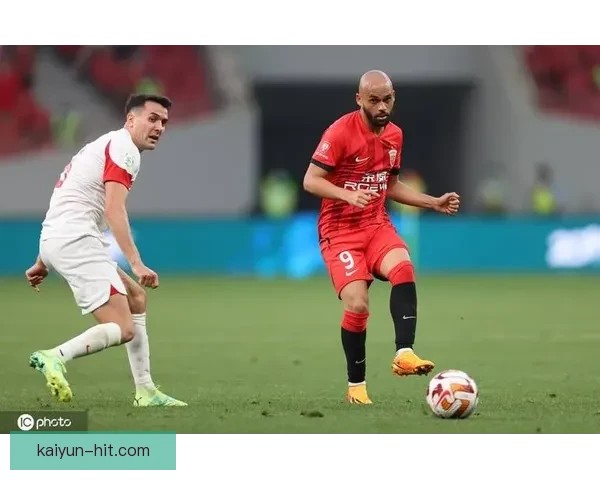 保利尼奥技术全面性持续提升，攻防表现稳健